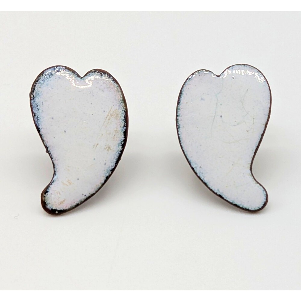 Vintage White Heart Enamel on Copper Screw Back Earrings 1 in